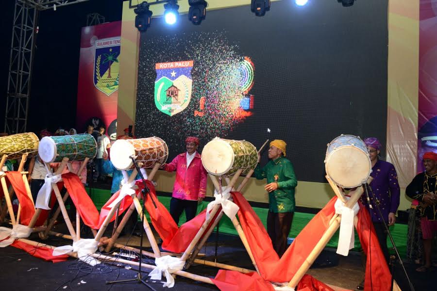 Menpar Arief Yahya Buka Festival Pesona Palu Nomoni 2016