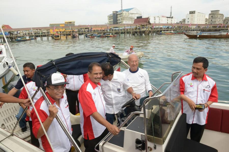 Menpar Arief Yahya Berpantun di Festival Bahari Kepri 2016
