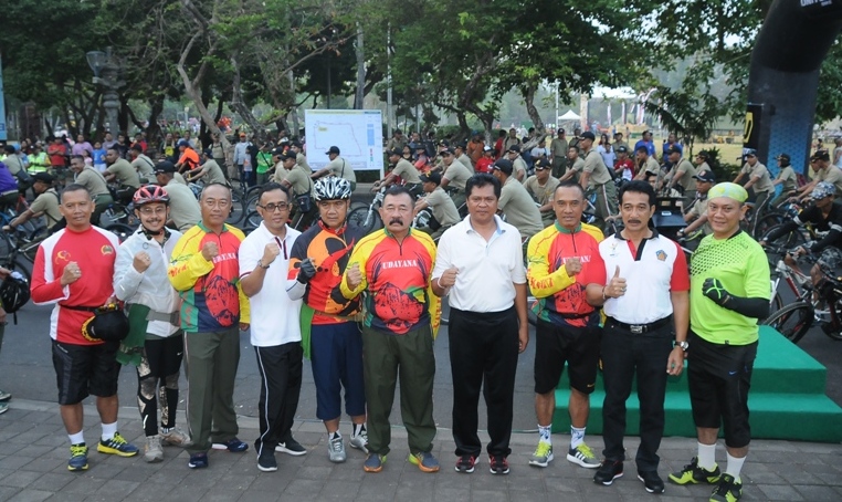 Gowes Bersama Pangdam Perngati HUT ke-72 TNI