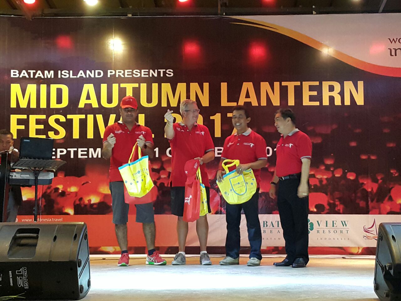 Seru, Perayaan Mid-Autumn Lantern Festival di Cross Border Batam