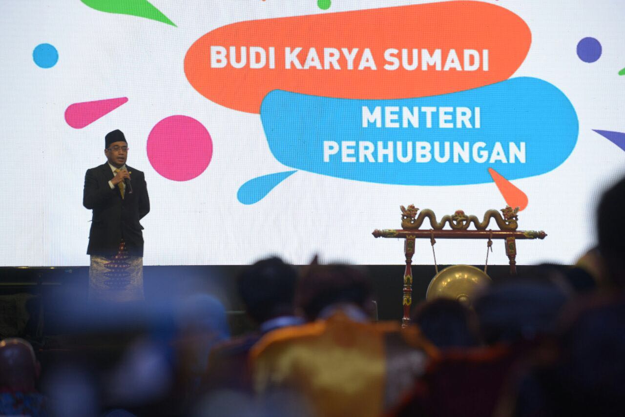 Menhub Bakal Jadikan Soetta dan Ngurah Rai Hub International