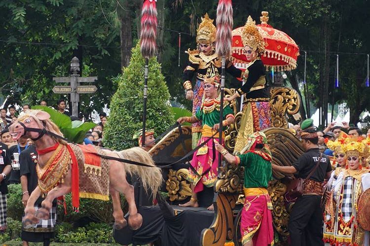 salah satu pertunjukan di pembukaan Denpasar Festival ke-10. (ist)