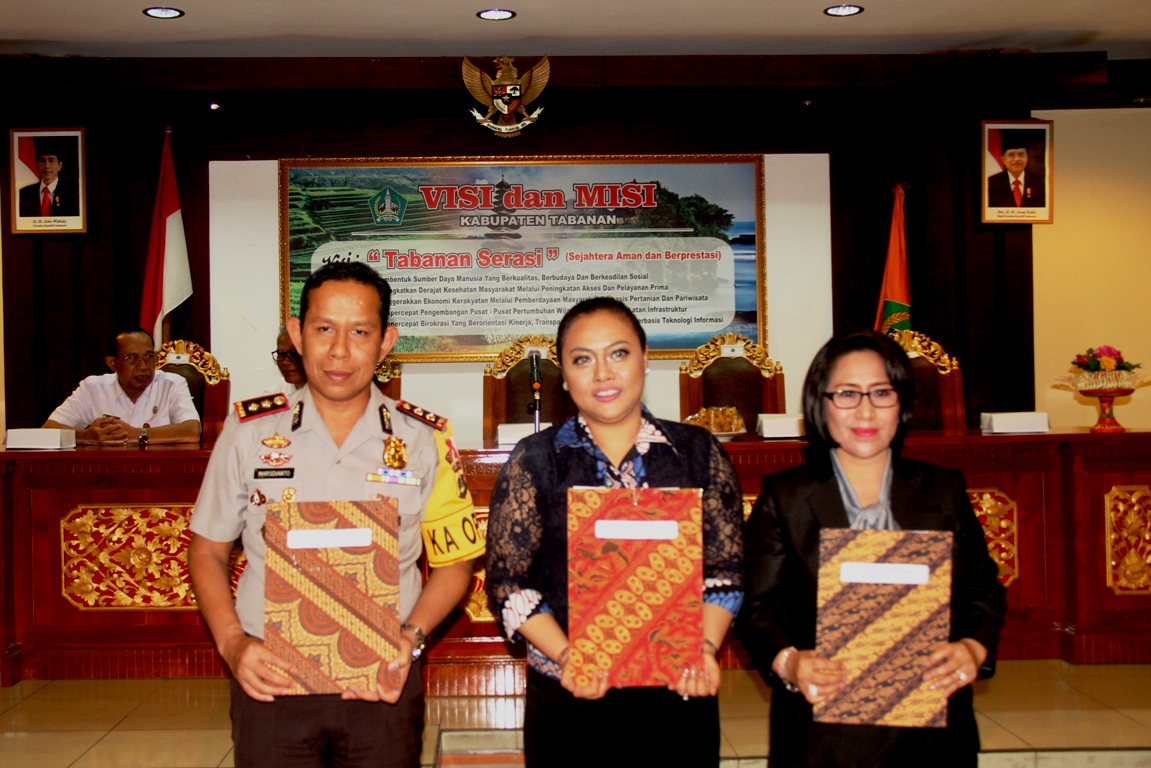 Bupati Tabanan Tandatangani Kesepakatan Bersama untuk Meningkatkan Kesejahteraan Desa dan Kualitas Hidup Manusia