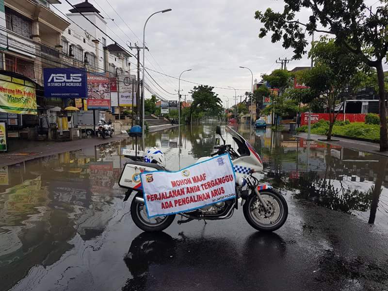 Ditlantas Polda Bali Gerak Cepat Antisipasi Jalur Macet Akibat Banjir