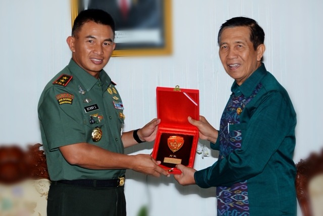 Perdalam Informasi Karakteristik Bali, Pangdam IX/Udayana Kunjungi Gubernur Bali