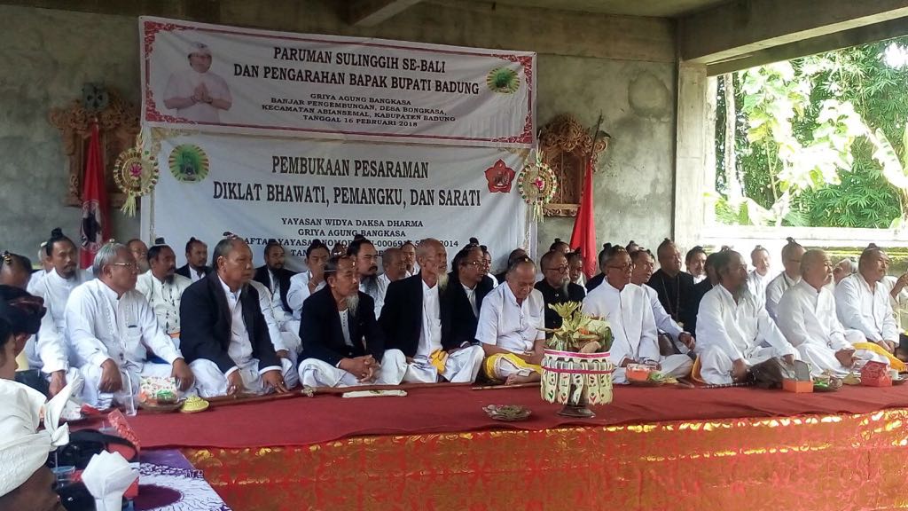 Sulinggih se-Bali Berikan Doa Restu untuk Koster-Ace