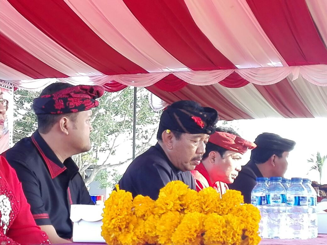 Cok Ace (tengah). Ist