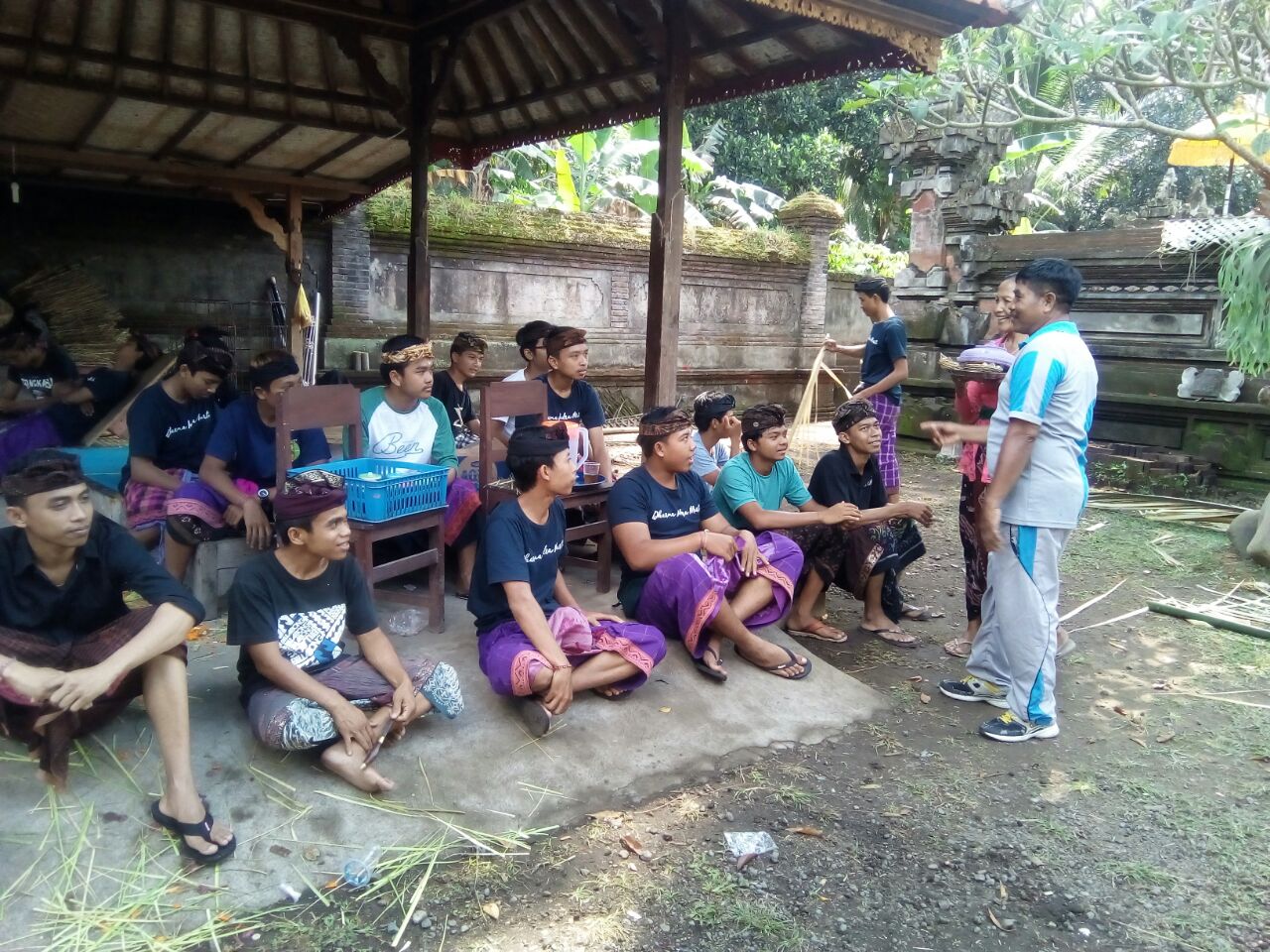 Sekehe Teruna Diajak Tak Terpengaruh Hoax, Bersama Menciptakan Pilkada Bali Aman