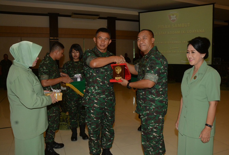 Jabatan Kepala Staf Kodam IX/Udayana Brigjen TNI Stephanus Tri Mulyono Digantikan Brigjen TNI Kasuri
