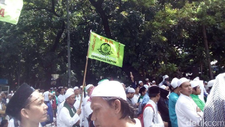 Cerita Warga dan Klarifikasi FBR soal Permintaan THR