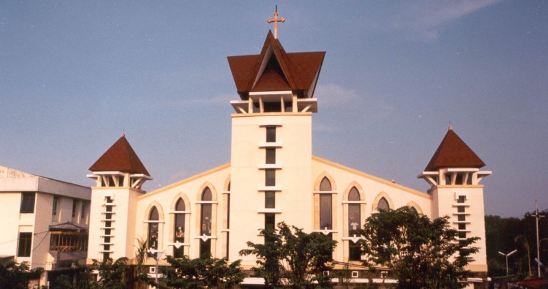 Identitas Korban Ledakan di Gereja katolik Santa Maria