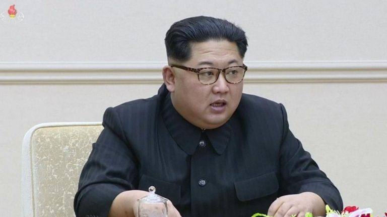 Kim Jong-un Janjikan Denuklirisasi Saat Bertemu Menlu China