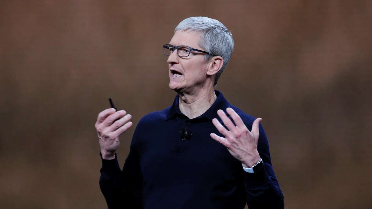 Bos Apple Bantah Tudingan Akses Data Pengguna Facebook