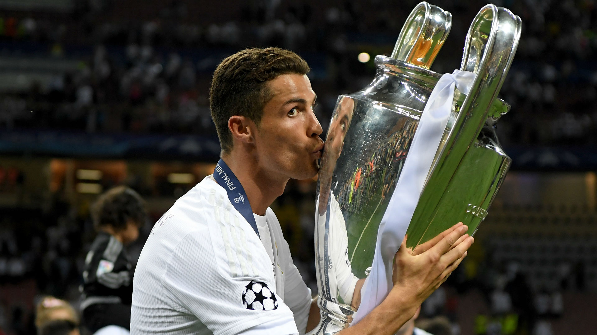Ronaldo Diklaim Tinggalkan Real Madrid