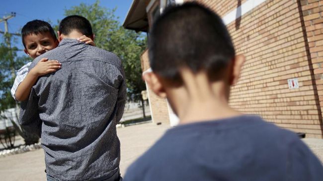 Anak-anak Imigran Diduga Dianiaya di Pusat Detensi AS