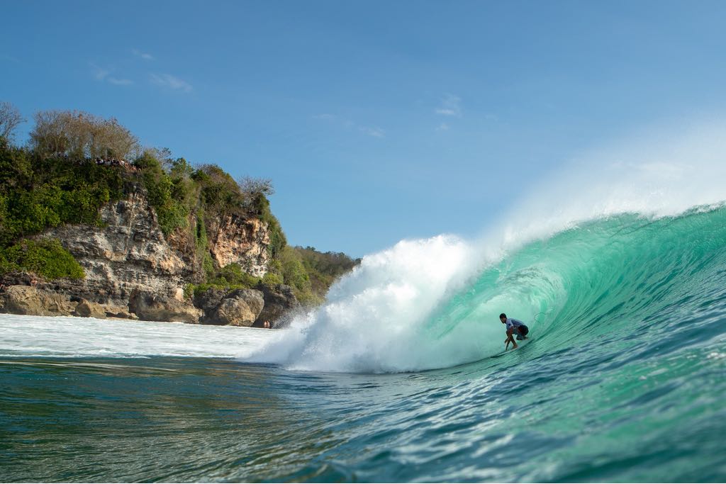 8 Orang Surfer Tersisa, Babak Final RIP CURL Cup Berlangsung Senin Pagi