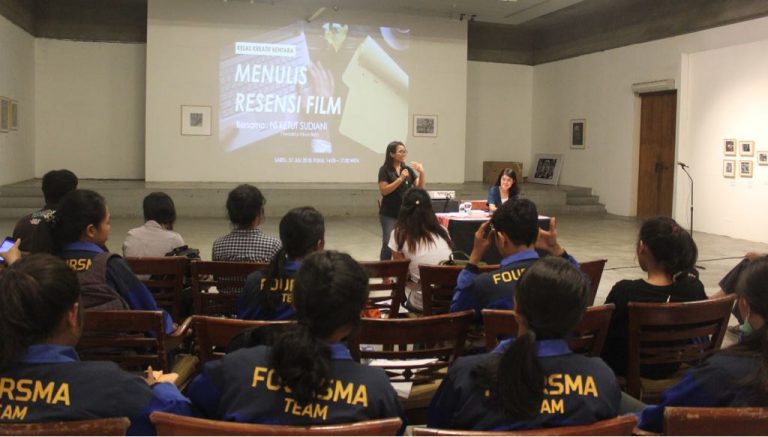 Belajar Menulis Resensi Film Dalam Kelas Kreatif Bentara