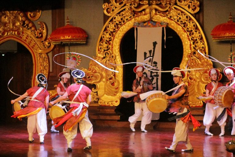 Tabuh Gemuruh Naedrum, Group Musik Asal Korea Selatan