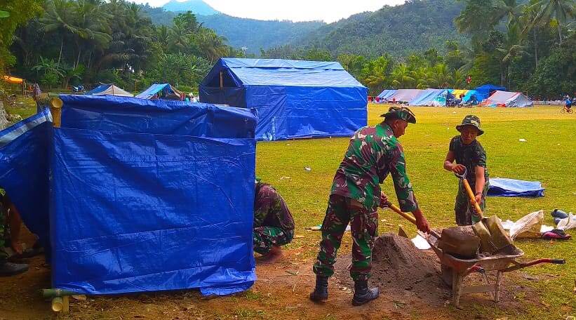 Sinergisitas TNI, POLRI, Dan Masyarakat Bantu Warga Desa Jeringo