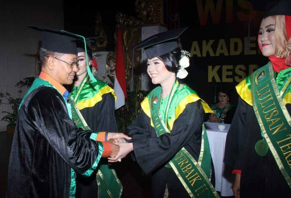 2021,Lulusan Akper Kesdam IX/Udayana Siap Bersaing Di ASEAN