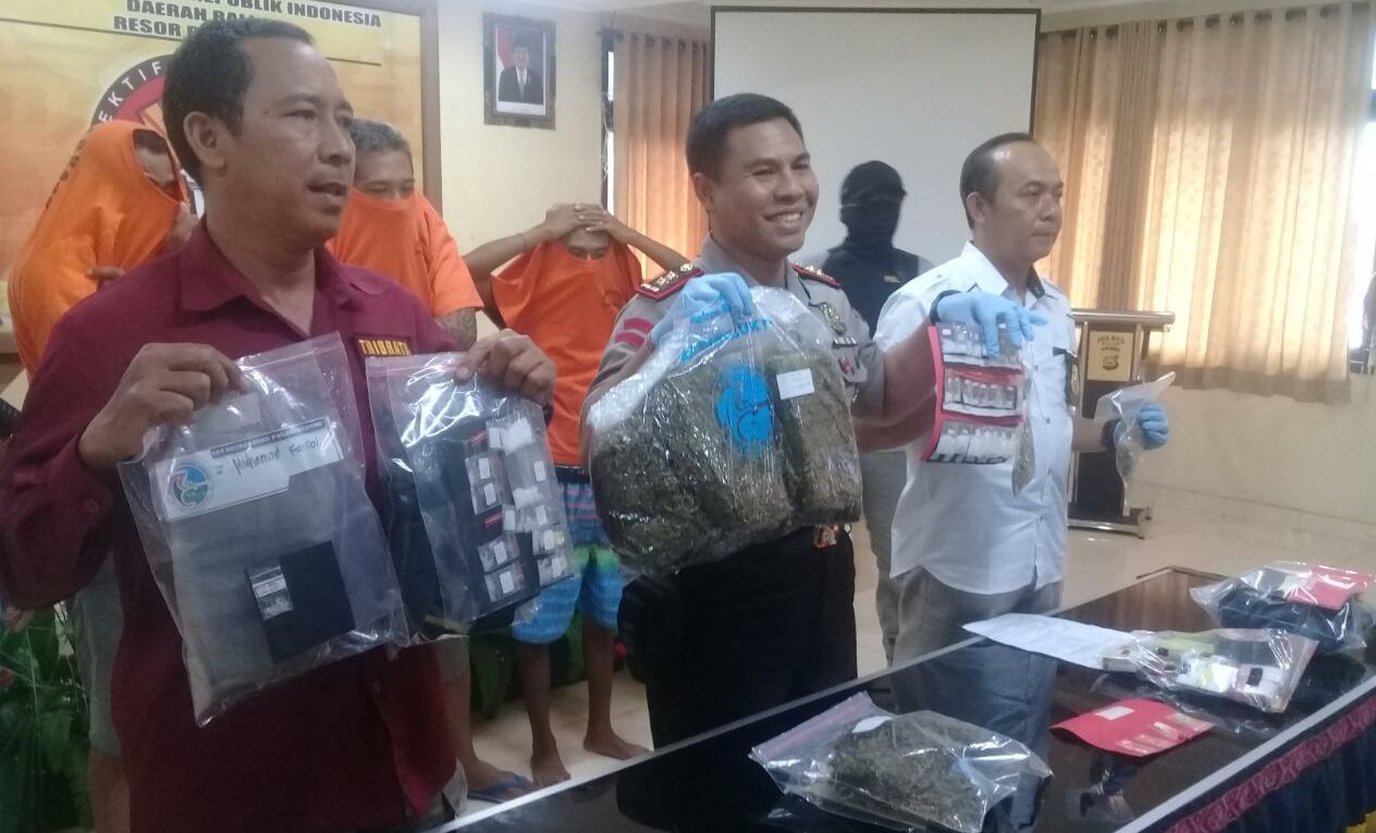 Pengedar Lima Ratus Butir Ekstasi Dibekuk Polisi