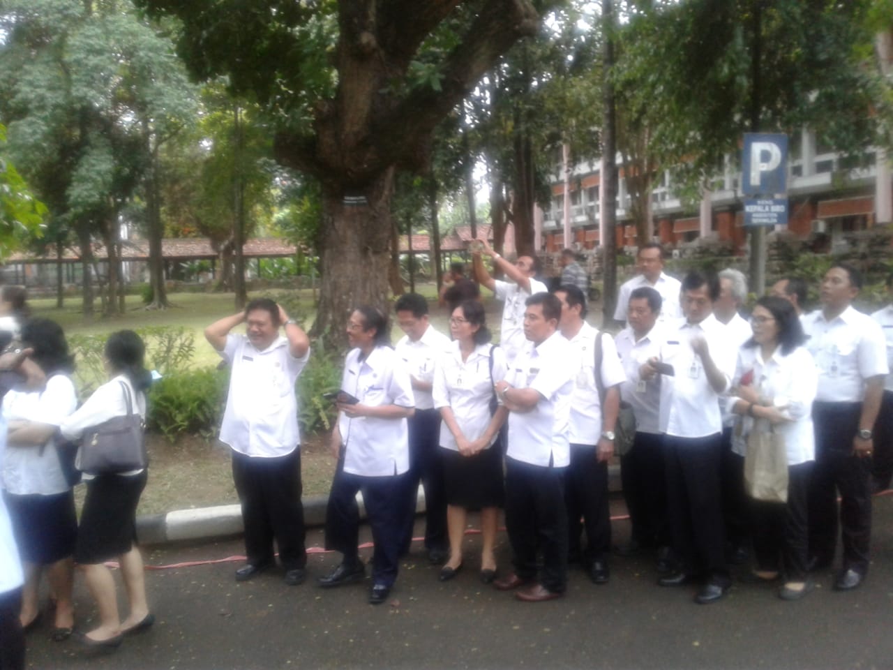 PNS Bali Salam Perpisahan Dengan Made Mangku Pastika