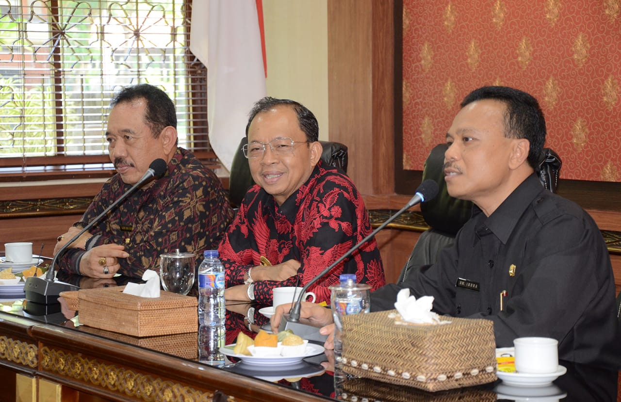 Koster Minta OPD Membuat Terobosan Besar Yang Progresif Dalam Visi Nangun Sat Kerthi Loka Bali