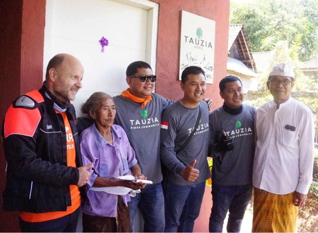 Tauzia Rider Community Gelar Fun Touring Dan Bakti Sosial Di Karangasem