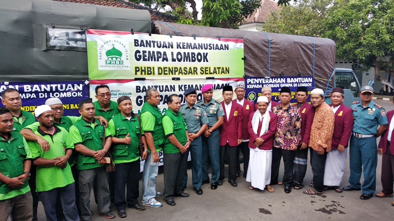 Lanal Denpasar Kawal Bantuan Kemanusiaan Ke Lombok