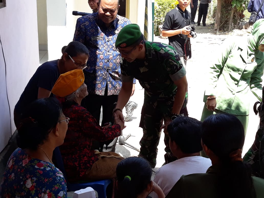 Dua Veteran PKRI Terima Hasil Program Bedah Rumah Tidak Layak Huni