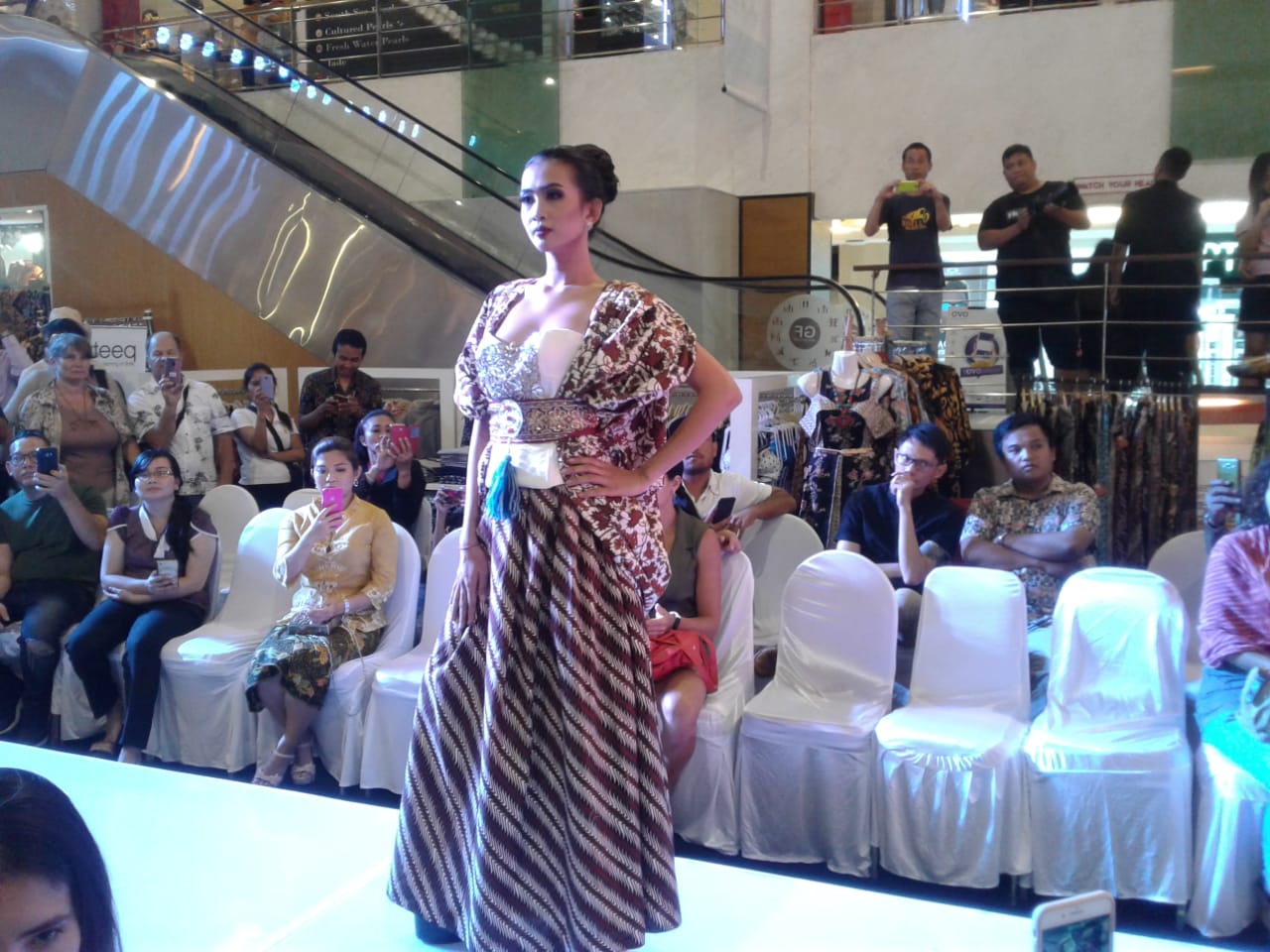 Batik Indonesia Favorit Diborong Delegasi IMF-World Bank