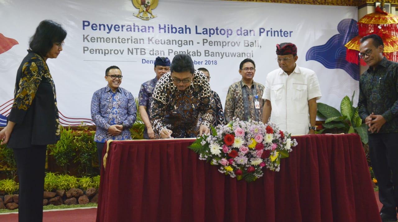 500 Laptop Bekas IMF Dihibahkan Ke Tiga Propinsi