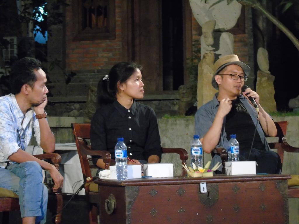 Aan Mansyur Dan Agustinus Wibowo Bincangkan Bahasa Dan Sastra Di Era Milenial