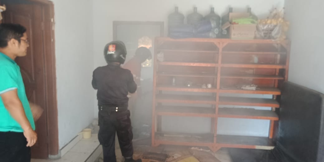 Gudang Kardus Nyaris Ludes Terbakar