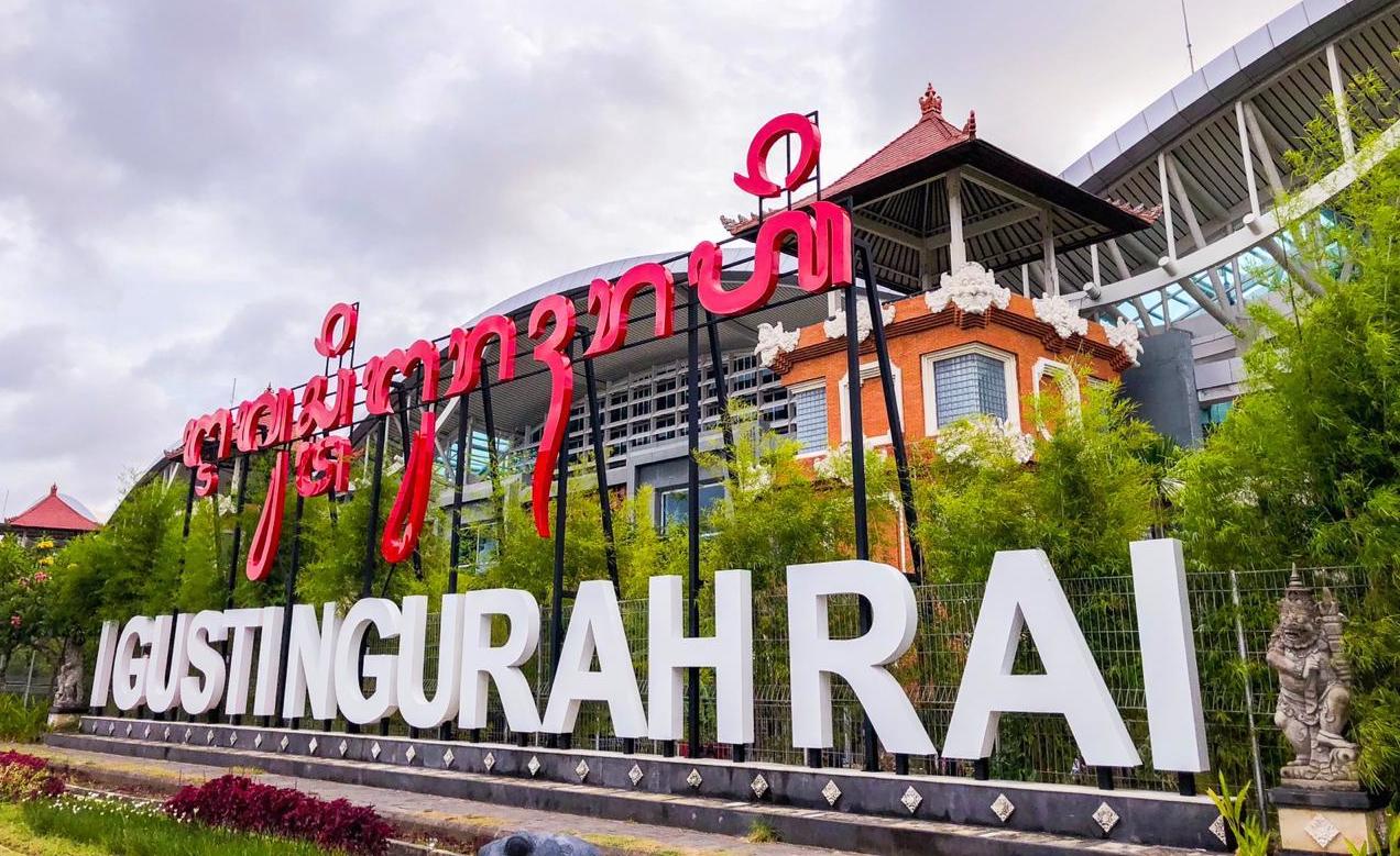 Bandara Ngurah Rai Tambah Penggunaan Signage Aksara Bali