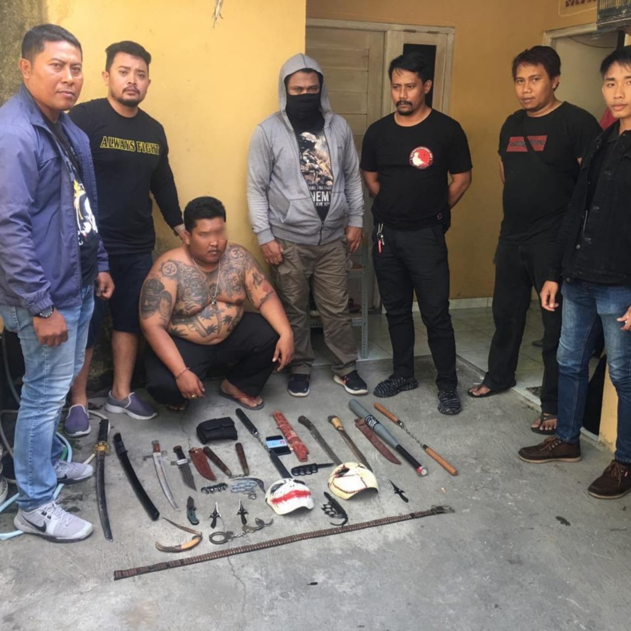 Satpam Penyimpan Banyak Sajam Ditangkap Polisi