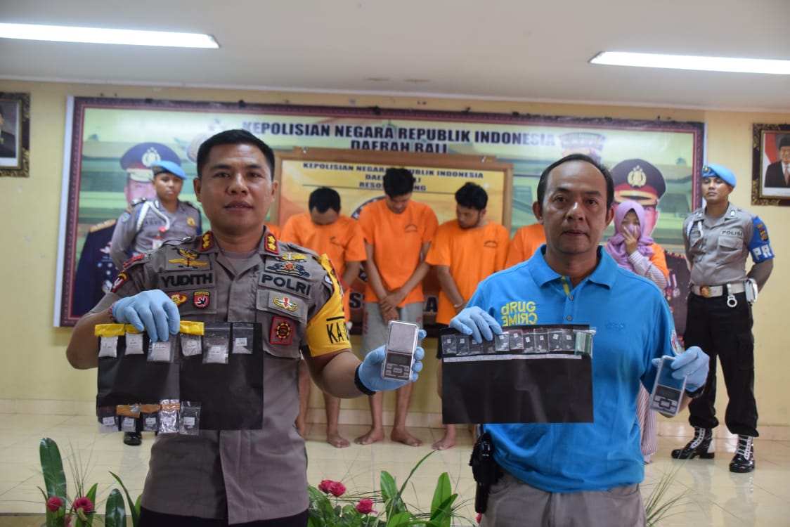 Dalam Sehari, Sat Narkoba Polres Badung Gulung 6 Pengedar Dan Belasan Paket Sabhu