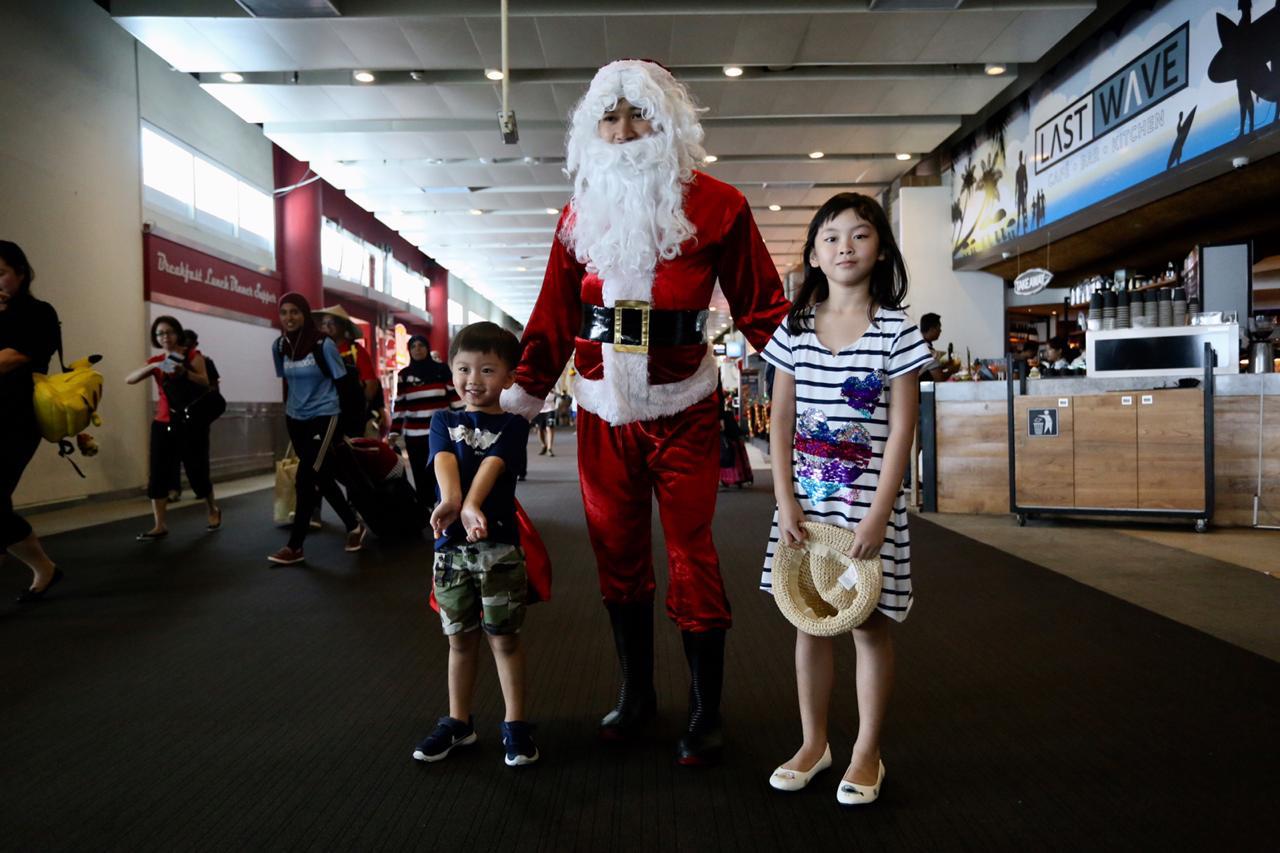 Nuansa Natal Warnai Bandara Ngurah Rai Bali