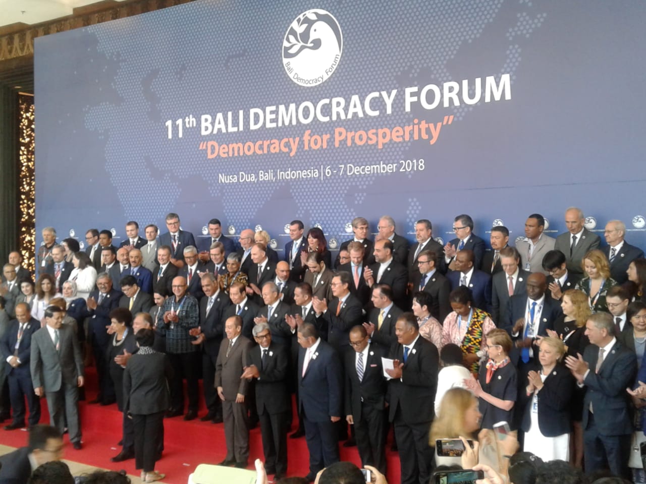 Masa Depan Demokrasi Dunia Ada Di Kaum Milenial