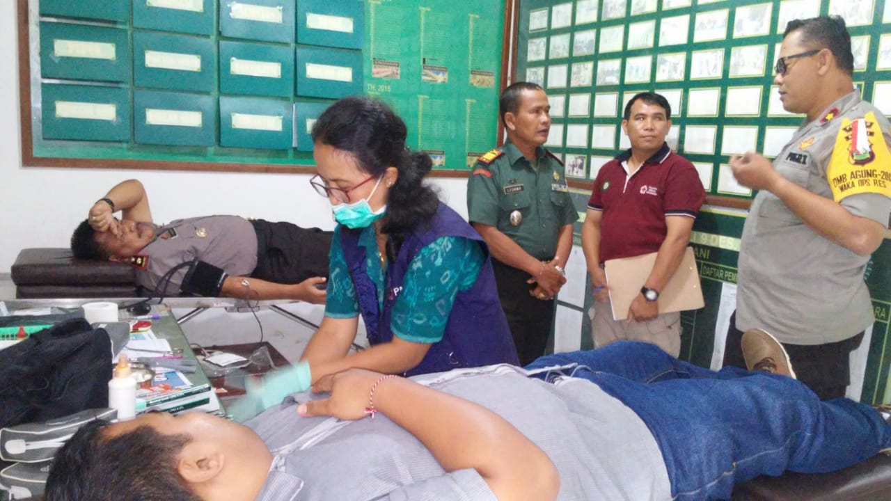 Anggota Kodim Dan Polres Bangli Gelar Bhakti Sosial Donor Darah