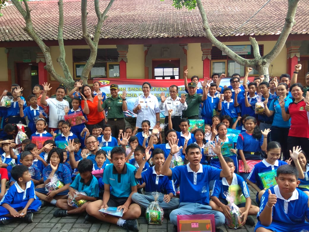 Peringati Hari Disabilitas Internasional Kodim Dan Dinsos Karangasem Kunjungi SLB Negeri 1 Amlapura