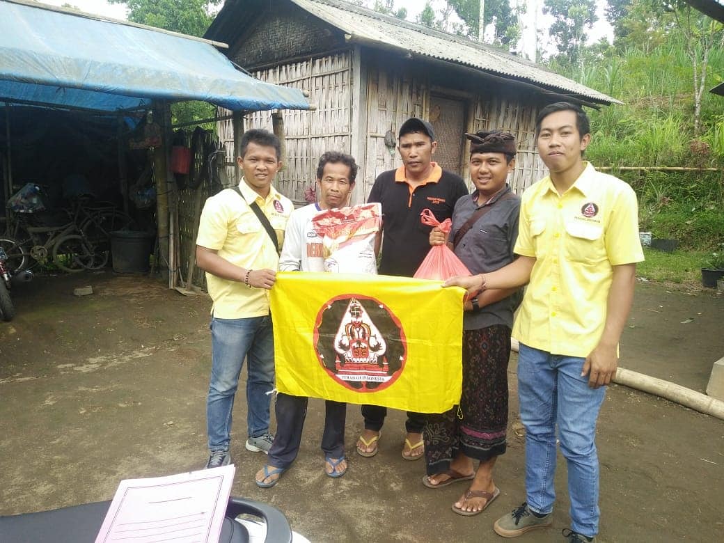 Jelang Hari Raya Galungan, DPK Peradah Indonesia Bangli Gelar “Ngejot”