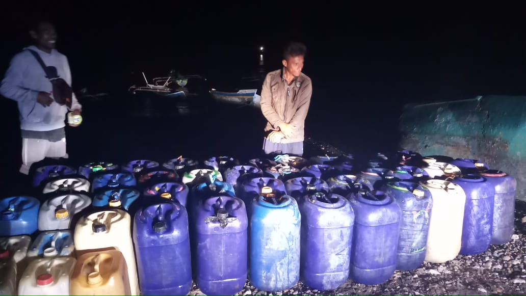 Lakukan Patroli Perairan, Bea Cukai Atambua Tangkap Penjual BBM Ilegal