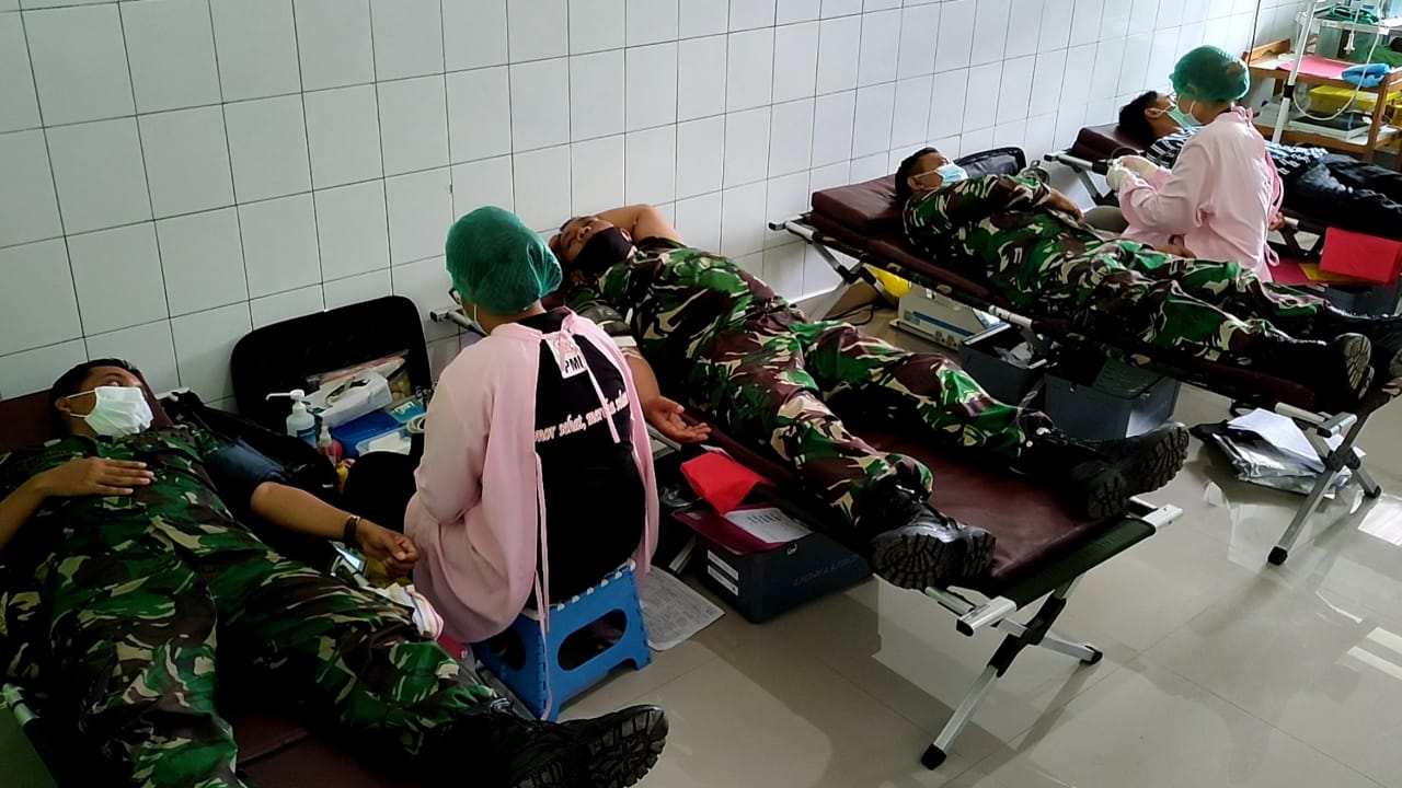 Penyitas dari Kodim/1609/Buleleng Donorkan Darah Convalensent
