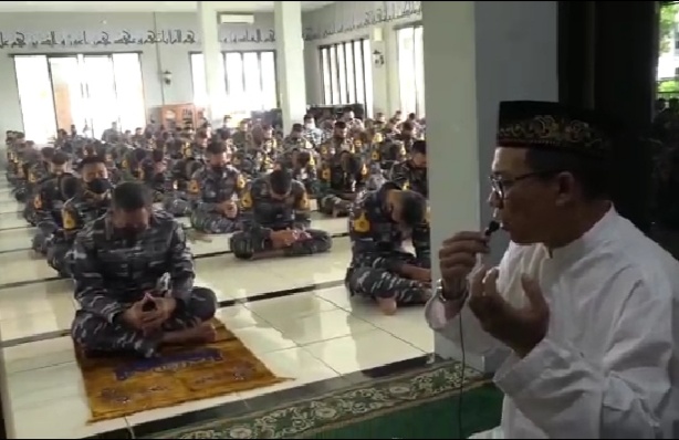Gubernur Beserta Staf dan Taruna AAL Gelar Doa Bersama untuk Keselamatan Bangsa