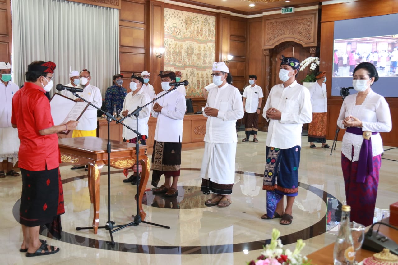 Lantik Anggota KI Provinsi Bali Periode 2021-2025, Gubernur Koster Tegaskan Komitmen untuk Keterbukaan Informasi Publik