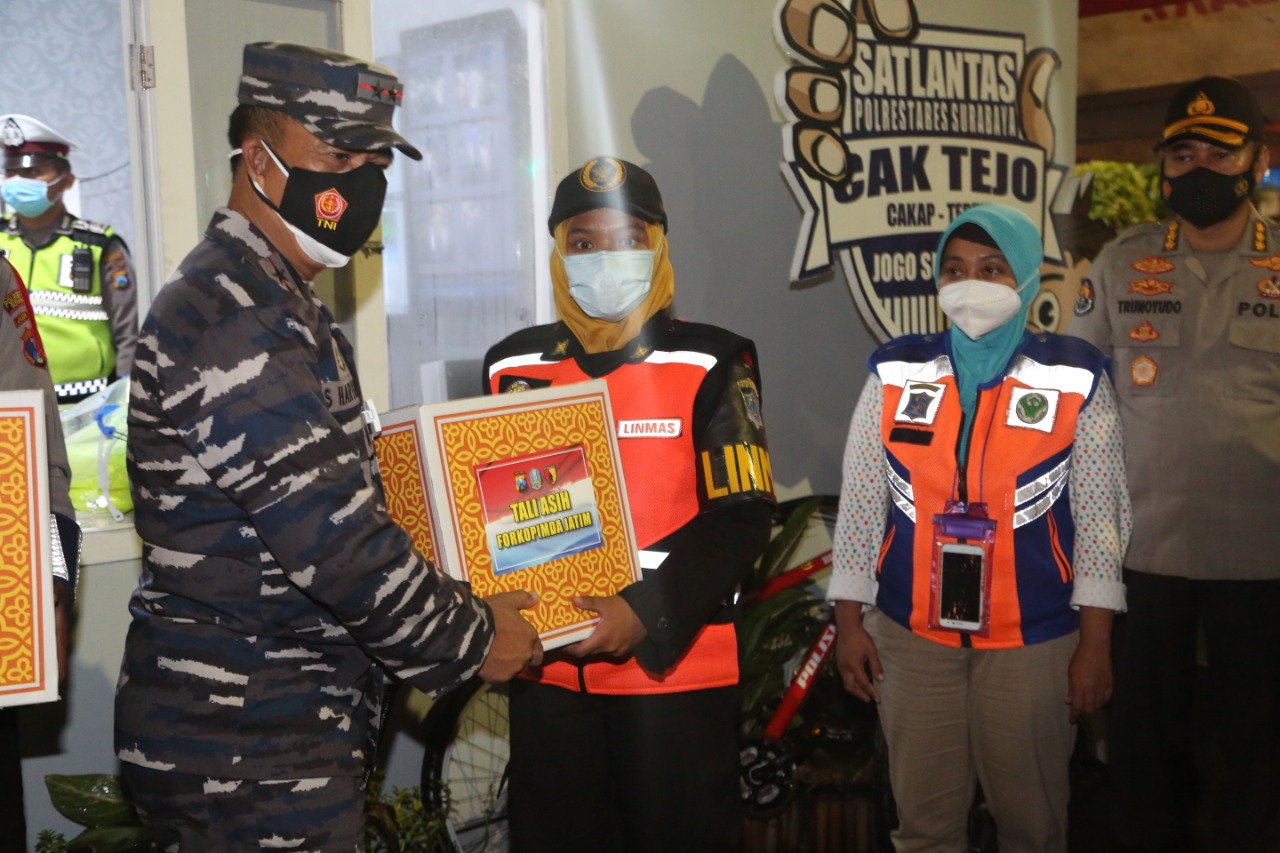 Pergantian Tahun Baru 2021, Pangkoarmada II Ikuti Doa Dan Patroli Bersama Forkopimda