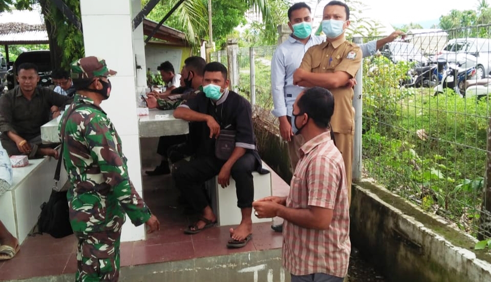 Serka M. Nasir Melakukan Komsos dengan Warga