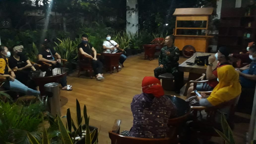 Danramil 02/Matraman Berikan Motivasi Kepada 20 Orang TKI