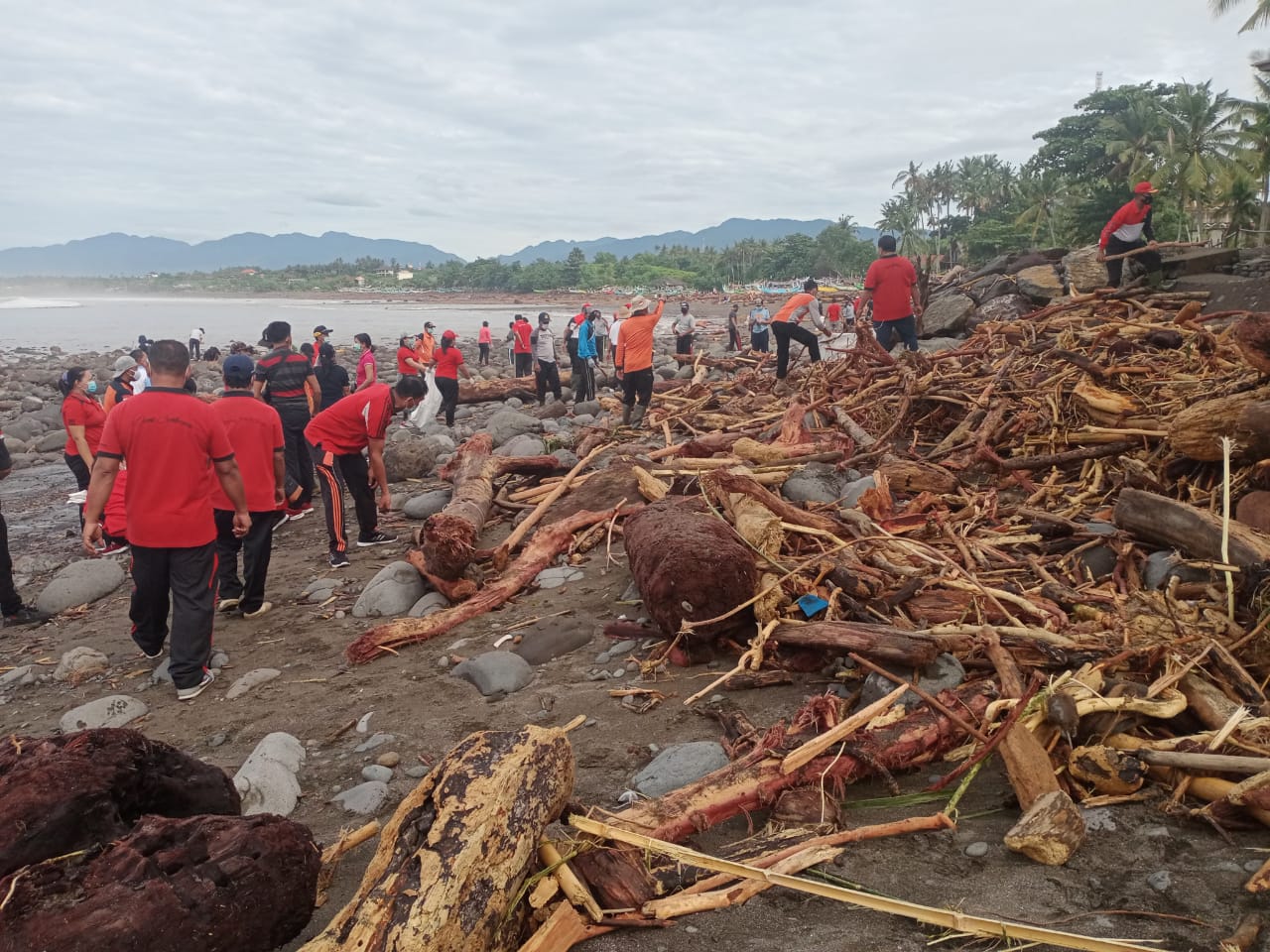Karya Bakti Bersama Masyarakat Pasca Banjir Bandang.